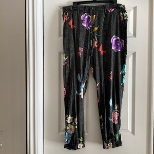 Johnny Was XL black with flowers silk Jogger pants